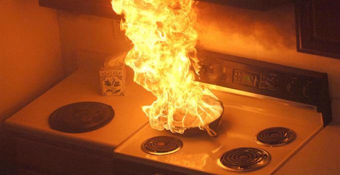 Comment éteindre un feu de cuisine ou de friteuse?